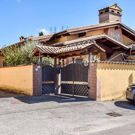 Ostia Antica - La Casa Di Laura B&B Esterno foto